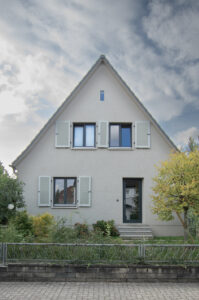 Mehr über den Artikel erfahren Geschützt: Siedlungshaus im Grünen